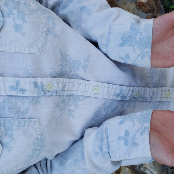 American Eagle Outfitters faded blue Floral button down - Picture 7 of 14